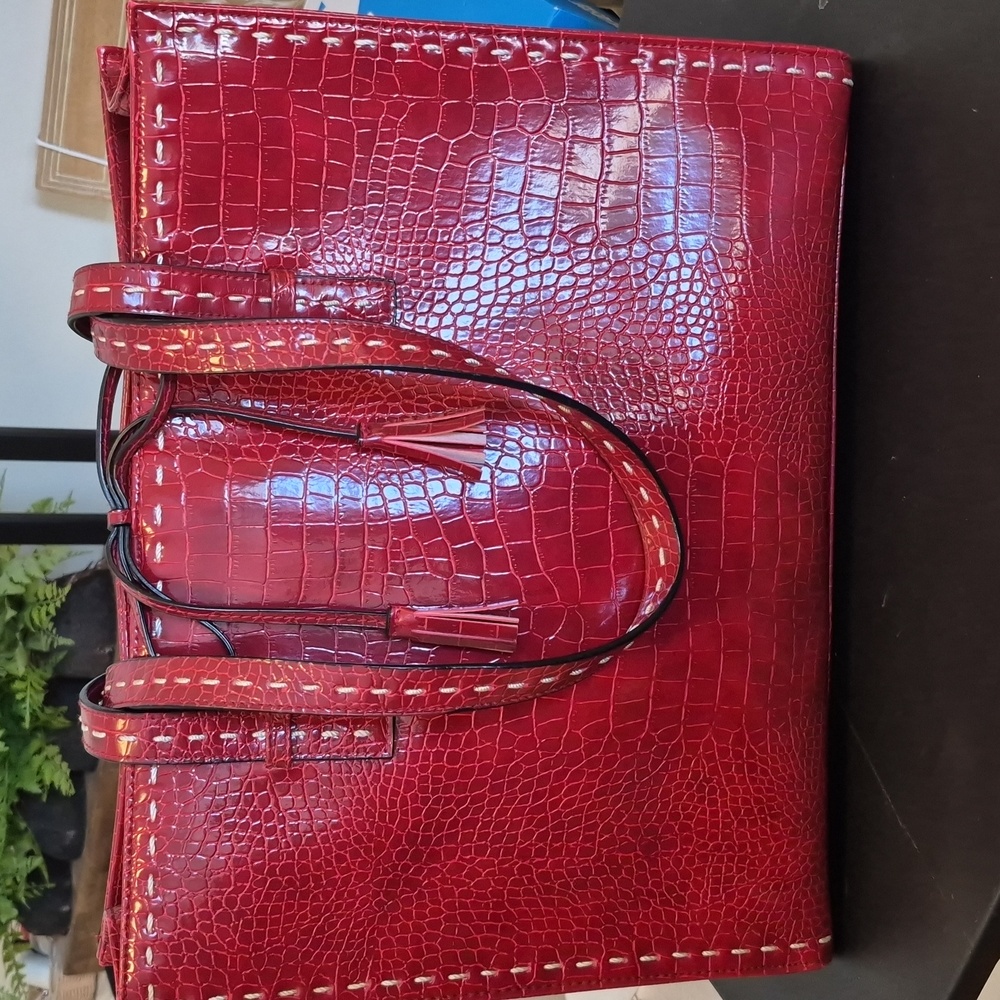TOTES Fine Quality Accessories Red Croc-Embossed Tote Bag/Handbag